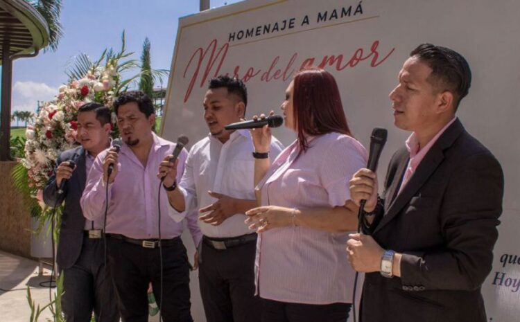  Mi canto llega al cielo mamá