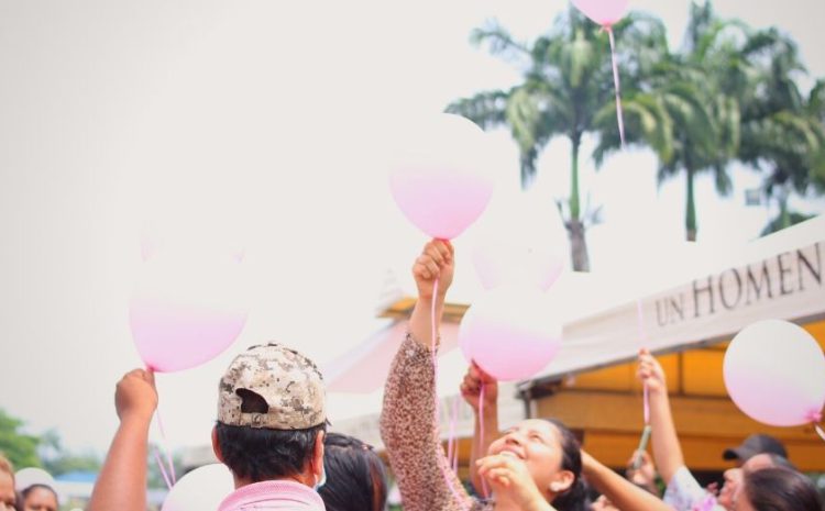  En Milagro muchas personas cantaron melodías para mamá